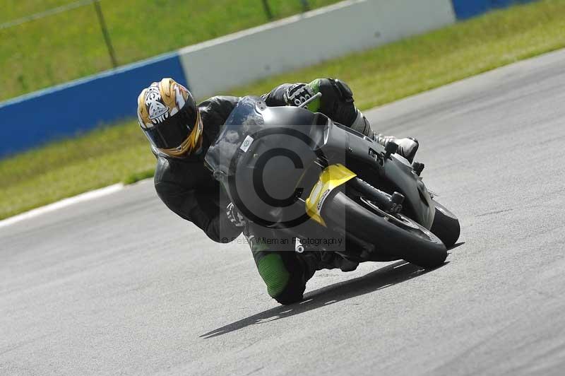 Motorcycle action photographs;donington;donington park leicestershire;donington photographs;event digital images;eventdigitalimages;no limits trackday;peter wileman photography;trackday;trackday digital images;trackday photos