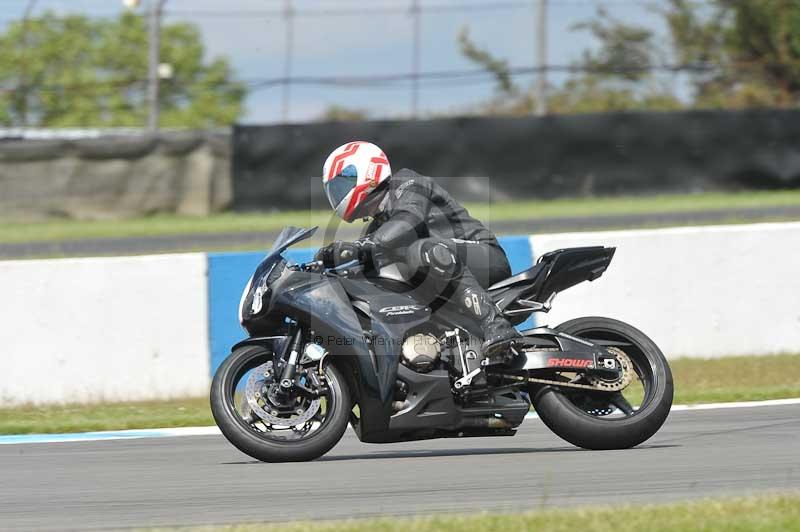 Motorcycle action photographs;donington;donington park leicestershire;donington photographs;event digital images;eventdigitalimages;no limits trackday;peter wileman photography;trackday;trackday digital images;trackday photos