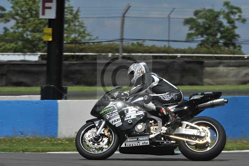 Motorcycle action photographs;donington;donington park leicestershire;donington photographs;event digital images;eventdigitalimages;no limits trackday;peter wileman photography;trackday;trackday digital images;trackday photos