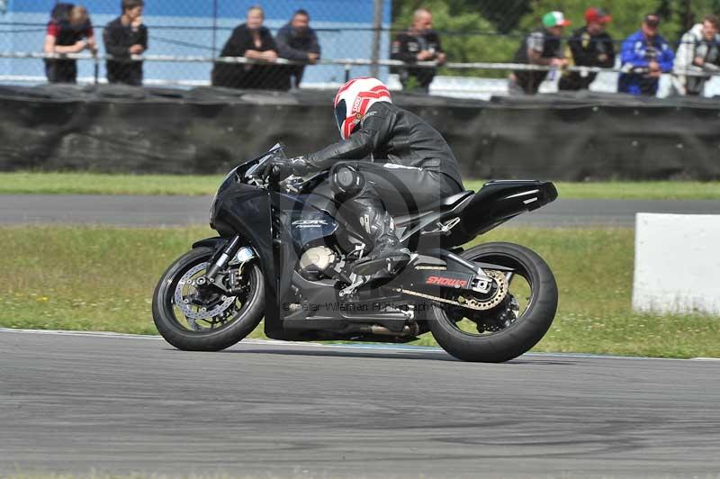 Motorcycle action photographs;donington;donington park leicestershire;donington photographs;event digital images;eventdigitalimages;no limits trackday;peter wileman photography;trackday;trackday digital images;trackday photos