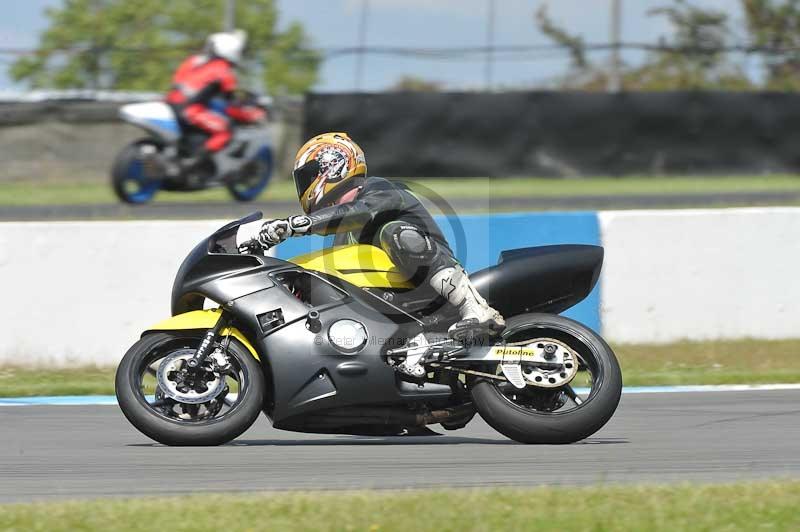 Motorcycle action photographs;donington;donington park leicestershire;donington photographs;event digital images;eventdigitalimages;no limits trackday;peter wileman photography;trackday;trackday digital images;trackday photos