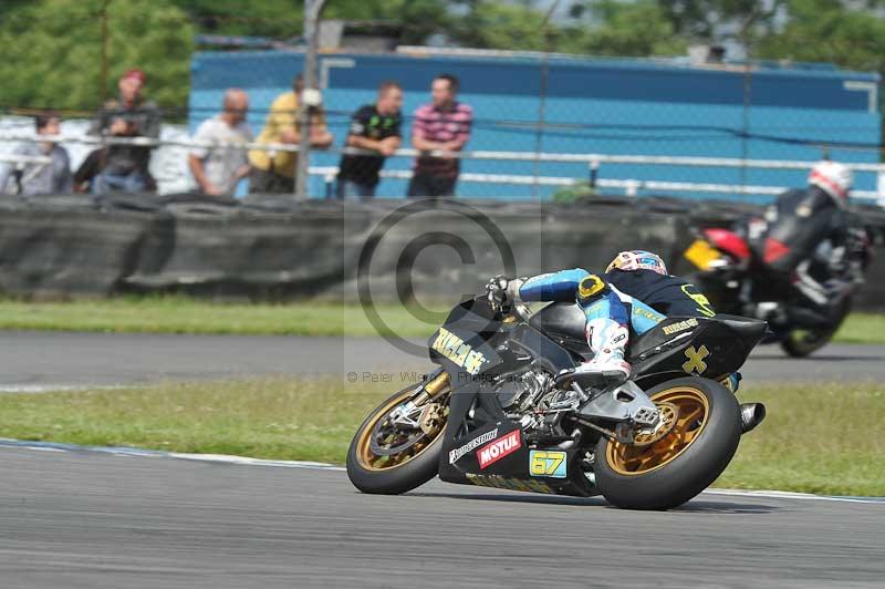 Motorcycle action photographs;donington;donington park leicestershire;donington photographs;event digital images;eventdigitalimages;no limits trackday;peter wileman photography;trackday;trackday digital images;trackday photos
