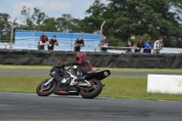 Motorcycle-action-photographs;donington;donington-park-leicestershire;donington-photographs;event-digital-images;eventdigitalimages;no-limits-trackday;peter-wileman-photography;trackday;trackday-digital-images;trackday-photos