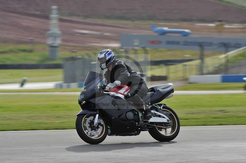 Motorcycle action photographs;donington;donington park leicestershire;donington photographs;event digital images;eventdigitalimages;no limits trackday;peter wileman photography;trackday;trackday digital images;trackday photos