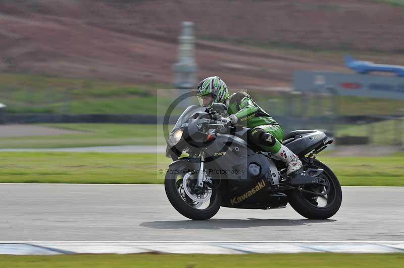Motorcycle action photographs;donington;donington park leicestershire;donington photographs;event digital images;eventdigitalimages;no limits trackday;peter wileman photography;trackday;trackday digital images;trackday photos