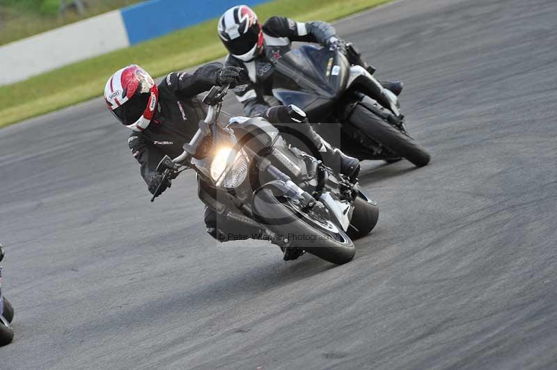 Motorcycle action photographs;donington;donington park leicestershire;donington photographs;event digital images;eventdigitalimages;no limits trackday;peter wileman photography;trackday;trackday digital images;trackday photos