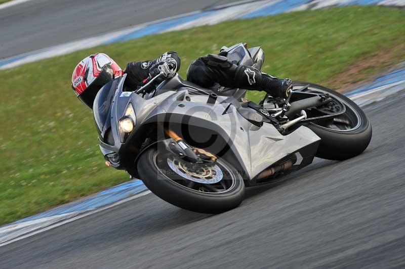 Motorcycle action photographs;donington;donington park leicestershire;donington photographs;event digital images;eventdigitalimages;no limits trackday;peter wileman photography;trackday;trackday digital images;trackday photos