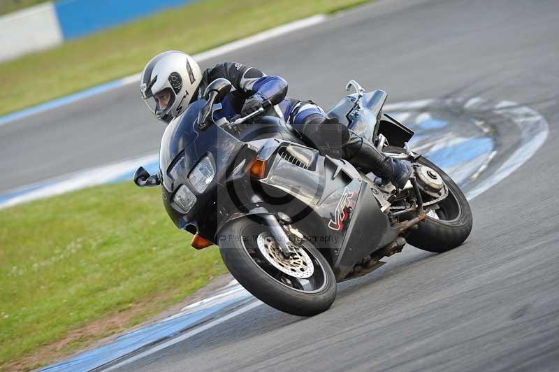 Motorcycle action photographs;donington;donington park leicestershire;donington photographs;event digital images;eventdigitalimages;no limits trackday;peter wileman photography;trackday;trackday digital images;trackday photos