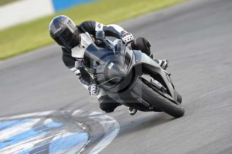 Motorcycle action photographs;donington;donington park leicestershire;donington photographs;event digital images;eventdigitalimages;no limits trackday;peter wileman photography;trackday;trackday digital images;trackday photos