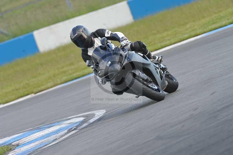 Motorcycle action photographs;donington;donington park leicestershire;donington photographs;event digital images;eventdigitalimages;no limits trackday;peter wileman photography;trackday;trackday digital images;trackday photos