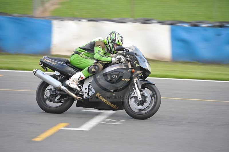 Motorcycle action photographs;donington;donington park leicestershire;donington photographs;event digital images;eventdigitalimages;no limits trackday;peter wileman photography;trackday;trackday digital images;trackday photos