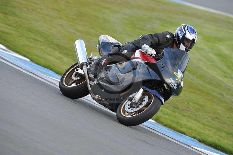 Motorcycle action photographs;donington;donington park leicestershire;donington photographs;event digital images;eventdigitalimages;no limits trackday;peter wileman photography;trackday;trackday digital images;trackday photos