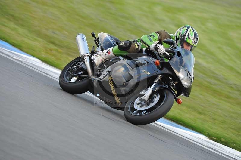 Motorcycle action photographs;donington;donington park leicestershire;donington photographs;event digital images;eventdigitalimages;no limits trackday;peter wileman photography;trackday;trackday digital images;trackday photos