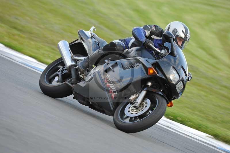 Motorcycle action photographs;donington;donington park leicestershire;donington photographs;event digital images;eventdigitalimages;no limits trackday;peter wileman photography;trackday;trackday digital images;trackday photos