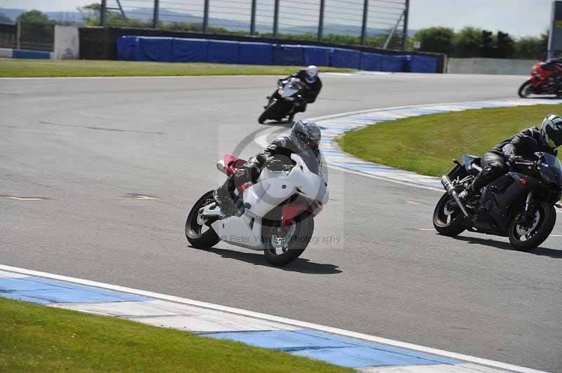 Motorcycle action photographs;donington;donington park leicestershire;donington photographs;event digital images;eventdigitalimages;no limits trackday;peter wileman photography;trackday;trackday digital images;trackday photos