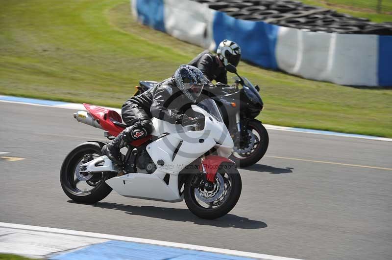 Motorcycle action photographs;donington;donington park leicestershire;donington photographs;event digital images;eventdigitalimages;no limits trackday;peter wileman photography;trackday;trackday digital images;trackday photos