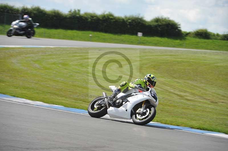 Motorcycle action photographs;donington;donington park leicestershire;donington photographs;event digital images;eventdigitalimages;no limits trackday;peter wileman photography;trackday;trackday digital images;trackday photos