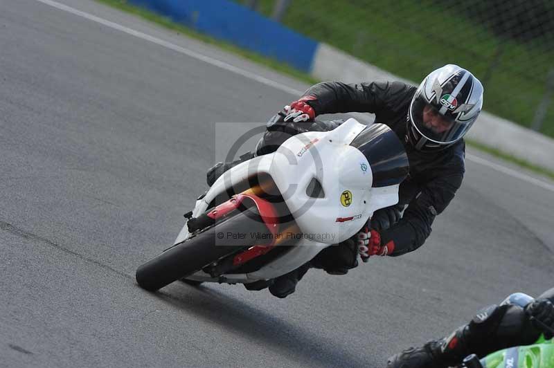 Motorcycle action photographs;donington;donington park leicestershire;donington photographs;event digital images;eventdigitalimages;no limits trackday;peter wileman photography;trackday;trackday digital images;trackday photos