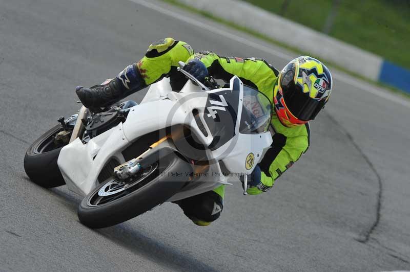 Motorcycle action photographs;donington;donington park leicestershire;donington photographs;event digital images;eventdigitalimages;no limits trackday;peter wileman photography;trackday;trackday digital images;trackday photos