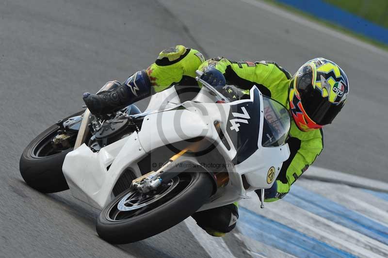 Motorcycle action photographs;donington;donington park leicestershire;donington photographs;event digital images;eventdigitalimages;no limits trackday;peter wileman photography;trackday;trackday digital images;trackday photos
