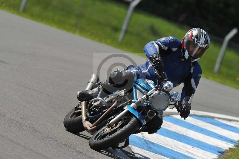 Motorcycle action photographs;donington;donington park leicestershire;donington photographs;event digital images;eventdigitalimages;no limits trackday;peter wileman photography;trackday;trackday digital images;trackday photos
