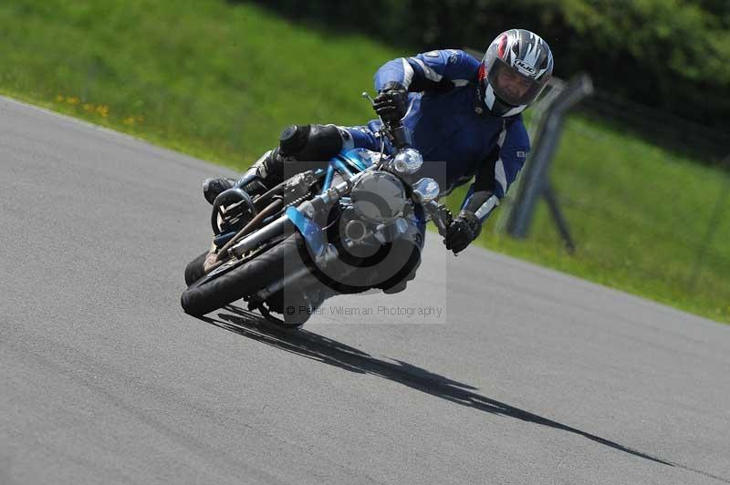 Motorcycle action photographs;donington;donington park leicestershire;donington photographs;event digital images;eventdigitalimages;no limits trackday;peter wileman photography;trackday;trackday digital images;trackday photos