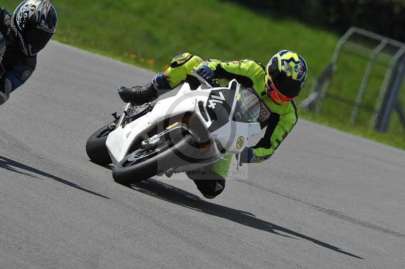 Motorcycle action photographs;donington;donington park leicestershire;donington photographs;event digital images;eventdigitalimages;no limits trackday;peter wileman photography;trackday;trackday digital images;trackday photos