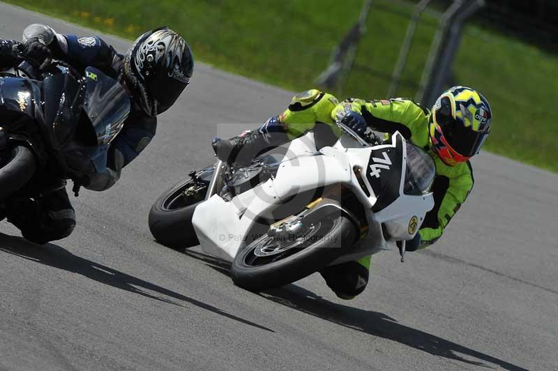 Motorcycle action photographs;donington;donington park leicestershire;donington photographs;event digital images;eventdigitalimages;no limits trackday;peter wileman photography;trackday;trackday digital images;trackday photos
