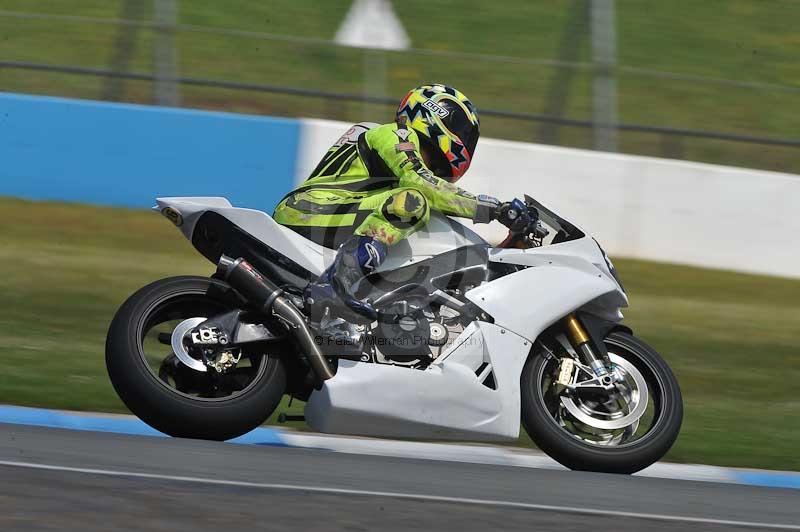 Motorcycle action photographs;donington;donington park leicestershire;donington photographs;event digital images;eventdigitalimages;no limits trackday;peter wileman photography;trackday;trackday digital images;trackday photos