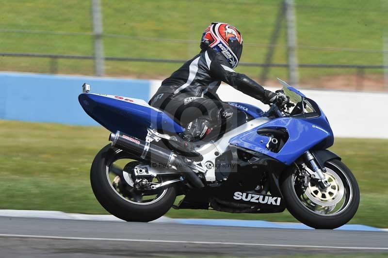 Motorcycle action photographs;donington;donington park leicestershire;donington photographs;event digital images;eventdigitalimages;no limits trackday;peter wileman photography;trackday;trackday digital images;trackday photos