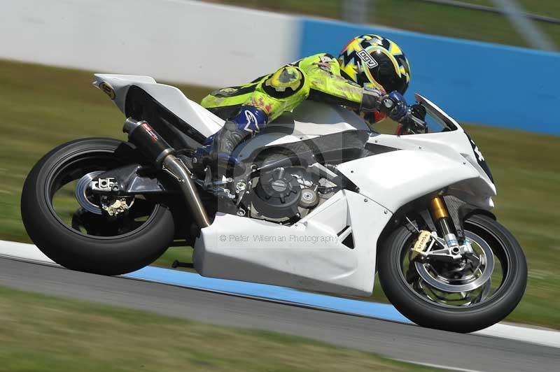 Motorcycle action photographs;donington;donington park leicestershire;donington photographs;event digital images;eventdigitalimages;no limits trackday;peter wileman photography;trackday;trackday digital images;trackday photos