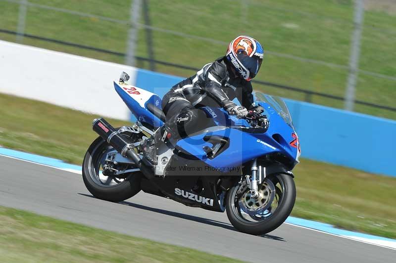 Motorcycle action photographs;donington;donington park leicestershire;donington photographs;event digital images;eventdigitalimages;no limits trackday;peter wileman photography;trackday;trackday digital images;trackday photos
