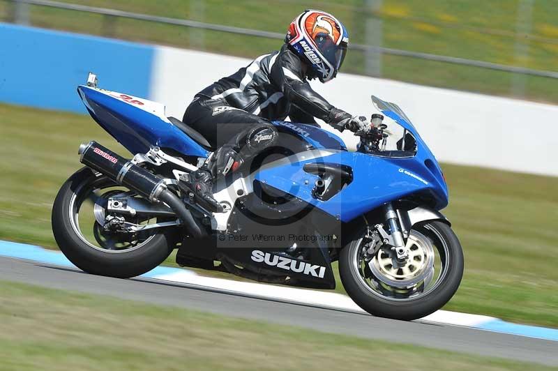 Motorcycle action photographs;donington;donington park leicestershire;donington photographs;event digital images;eventdigitalimages;no limits trackday;peter wileman photography;trackday;trackday digital images;trackday photos