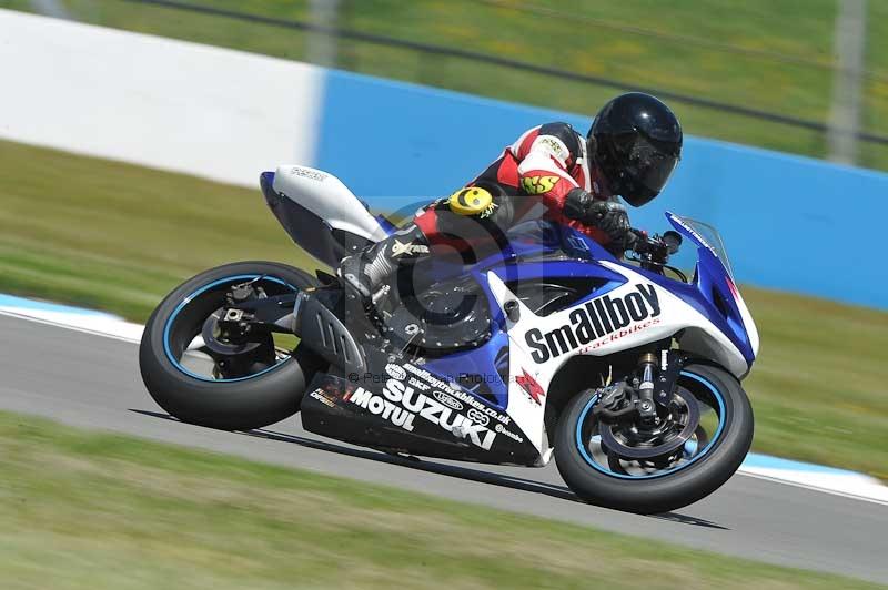 Motorcycle action photographs;donington;donington park leicestershire;donington photographs;event digital images;eventdigitalimages;no limits trackday;peter wileman photography;trackday;trackday digital images;trackday photos