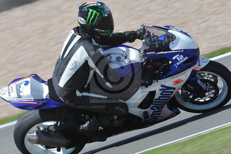 Motorcycle action photographs;donington;donington park leicestershire;donington photographs;event digital images;eventdigitalimages;no limits trackday;peter wileman photography;trackday;trackday digital images;trackday photos