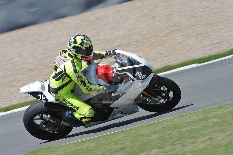 Motorcycle action photographs;donington;donington park leicestershire;donington photographs;event digital images;eventdigitalimages;no limits trackday;peter wileman photography;trackday;trackday digital images;trackday photos