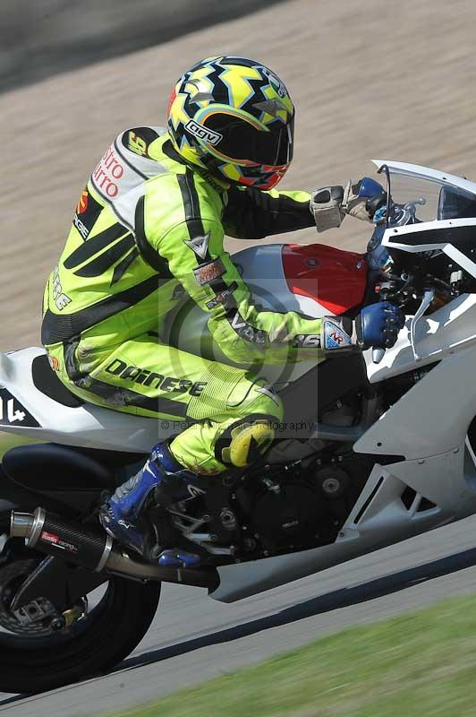 Motorcycle action photographs;donington;donington park leicestershire;donington photographs;event digital images;eventdigitalimages;no limits trackday;peter wileman photography;trackday;trackday digital images;trackday photos