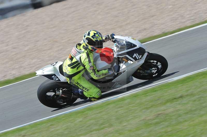 Motorcycle action photographs;donington;donington park leicestershire;donington photographs;event digital images;eventdigitalimages;no limits trackday;peter wileman photography;trackday;trackday digital images;trackday photos