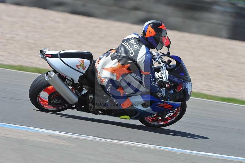Motorcycle action photographs;donington;donington park leicestershire;donington photographs;event digital images;eventdigitalimages;no limits trackday;peter wileman photography;trackday;trackday digital images;trackday photos