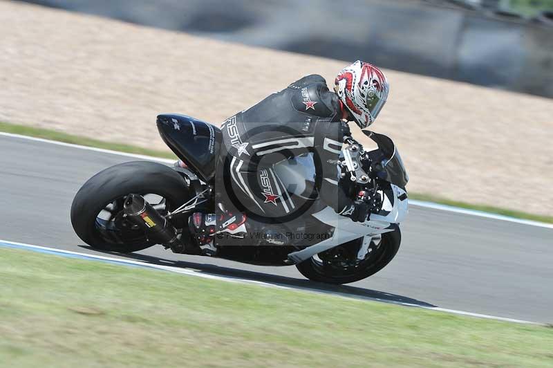 Motorcycle action photographs;donington;donington park leicestershire;donington photographs;event digital images;eventdigitalimages;no limits trackday;peter wileman photography;trackday;trackday digital images;trackday photos