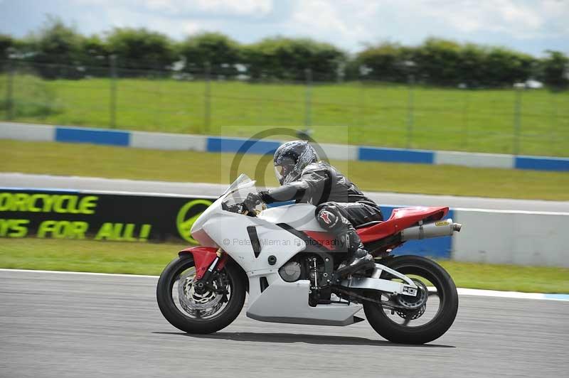 Motorcycle action photographs;donington;donington park leicestershire;donington photographs;event digital images;eventdigitalimages;no limits trackday;peter wileman photography;trackday;trackday digital images;trackday photos