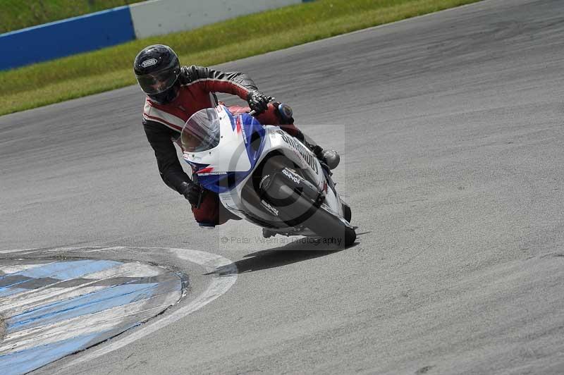 Motorcycle action photographs;donington;donington park leicestershire;donington photographs;event digital images;eventdigitalimages;no limits trackday;peter wileman photography;trackday;trackday digital images;trackday photos