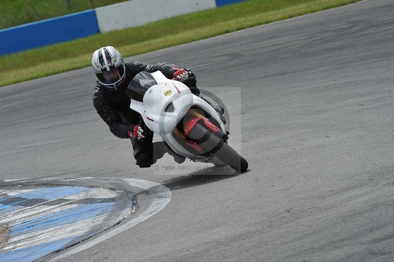 Motorcycle action photographs;donington;donington park leicestershire;donington photographs;event digital images;eventdigitalimages;no limits trackday;peter wileman photography;trackday;trackday digital images;trackday photos