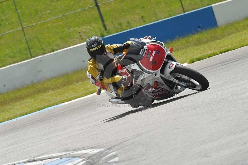 Motorcycle action photographs;donington;donington park leicestershire;donington photographs;event digital images;eventdigitalimages;no limits trackday;peter wileman photography;trackday;trackday digital images;trackday photos
