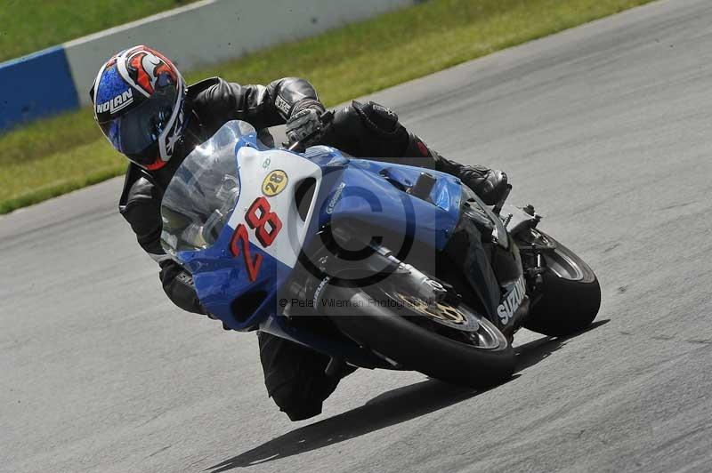 Motorcycle action photographs;donington;donington park leicestershire;donington photographs;event digital images;eventdigitalimages;no limits trackday;peter wileman photography;trackday;trackday digital images;trackday photos