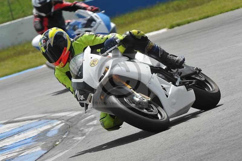 Motorcycle action photographs;donington;donington park leicestershire;donington photographs;event digital images;eventdigitalimages;no limits trackday;peter wileman photography;trackday;trackday digital images;trackday photos