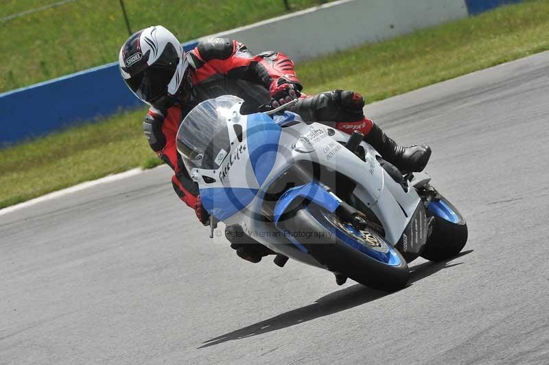Motorcycle action photographs;donington;donington park leicestershire;donington photographs;event digital images;eventdigitalimages;no limits trackday;peter wileman photography;trackday;trackday digital images;trackday photos