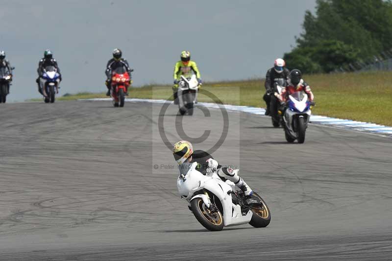 Motorcycle action photographs;donington;donington park leicestershire;donington photographs;event digital images;eventdigitalimages;no limits trackday;peter wileman photography;trackday;trackday digital images;trackday photos