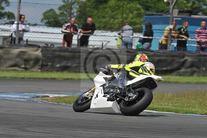 Motorcycle action photographs;donington;donington park leicestershire;donington photographs;event digital images;eventdigitalimages;no limits trackday;peter wileman photography;trackday;trackday digital images;trackday photos