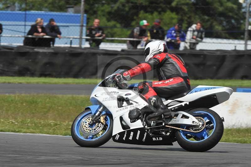Motorcycle action photographs;donington;donington park leicestershire;donington photographs;event digital images;eventdigitalimages;no limits trackday;peter wileman photography;trackday;trackday digital images;trackday photos
